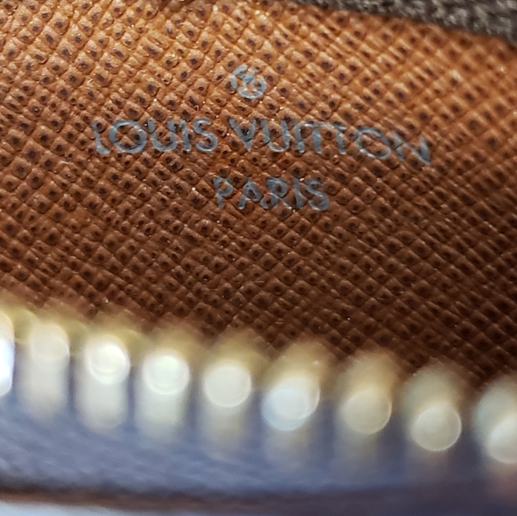 LV Key chain pouch. 100% authentic - Picture 5 of 5